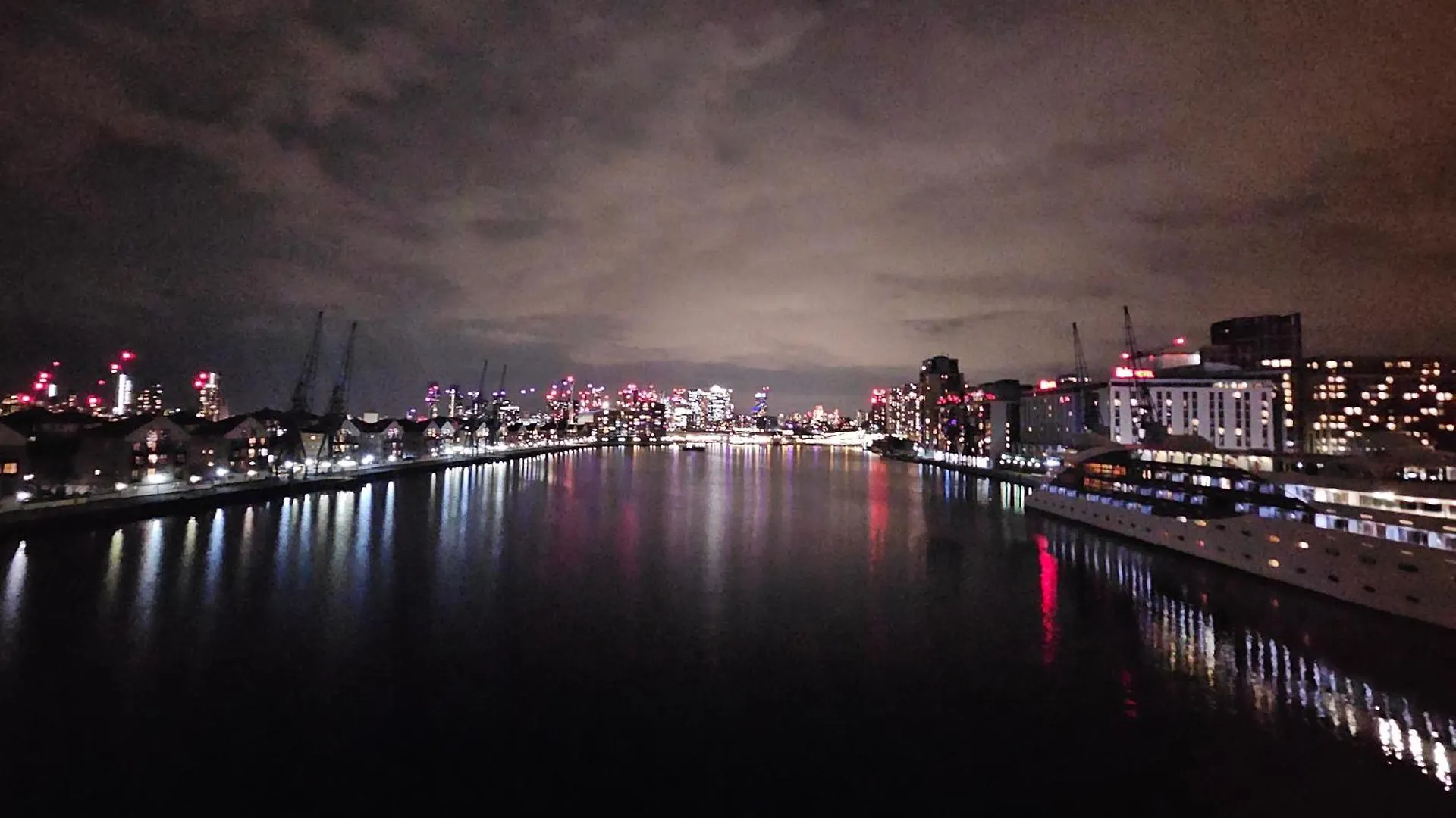 Guest house Divine Rooms London